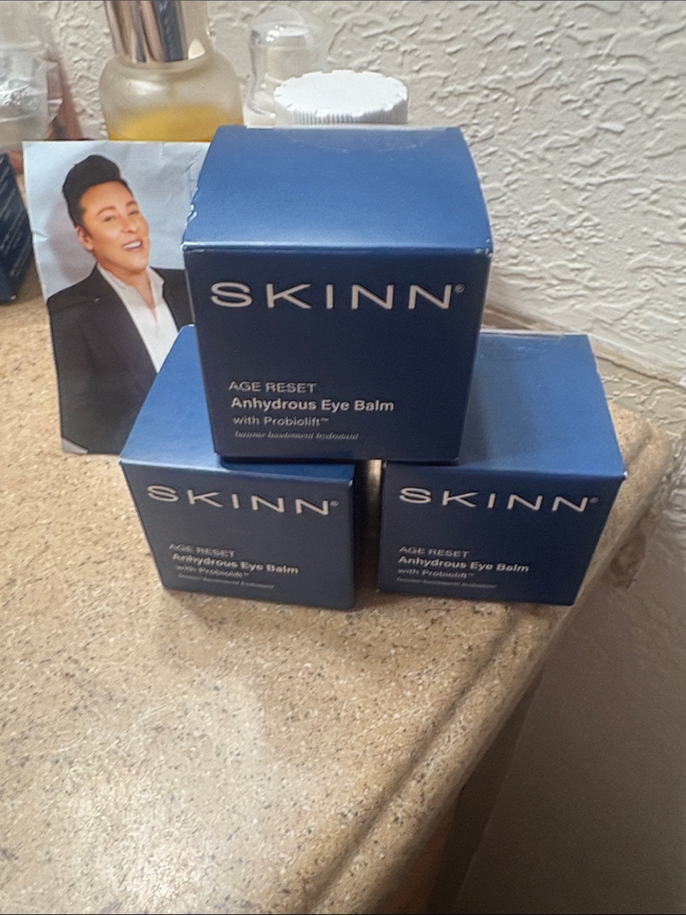 Skinn eight reset eye